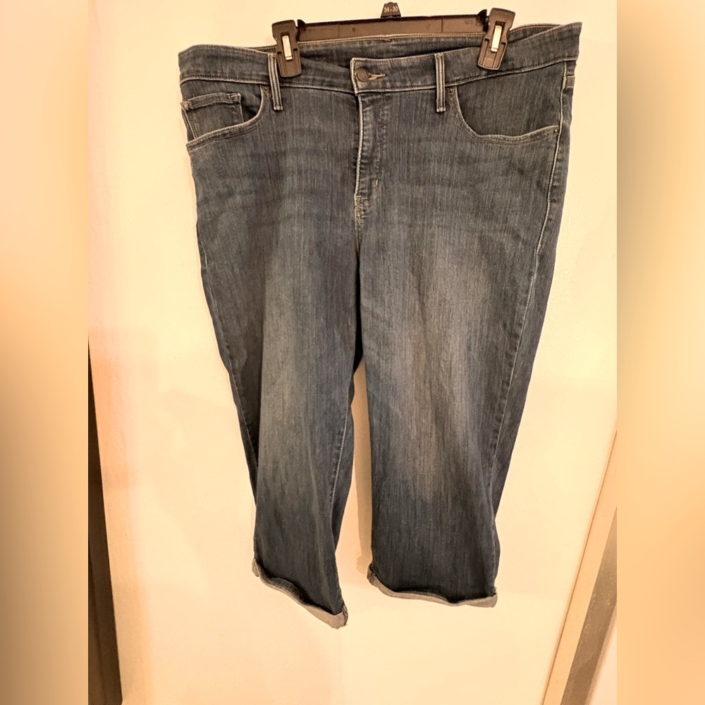 Bundle 3 for $15.Levi's Blue Cropped Jeans. Size 20W.